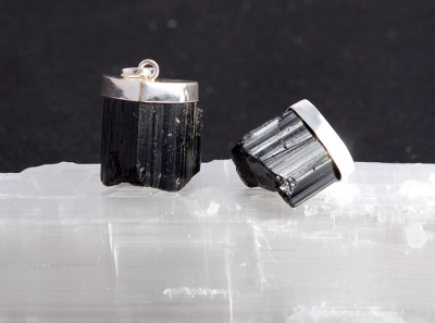 Sch�rl-Anh�nger gro� schwarzer Turmalin